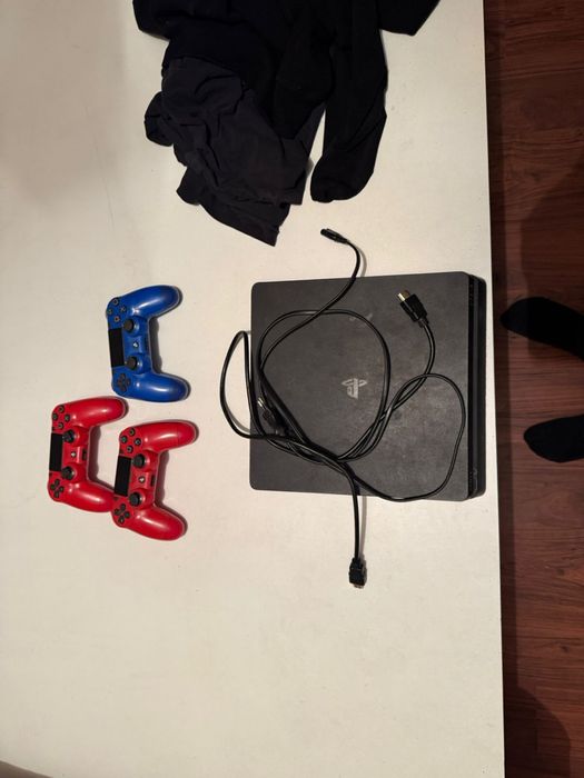 Ps4 slim 1 терабать 3 джойстик