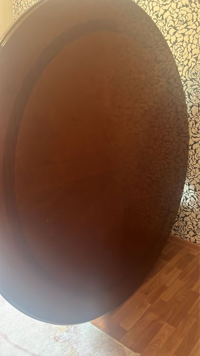 Стол новый очень хорошый