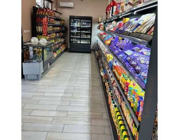 Метални крайстенни и островни стелажи за магазин за нон стоп