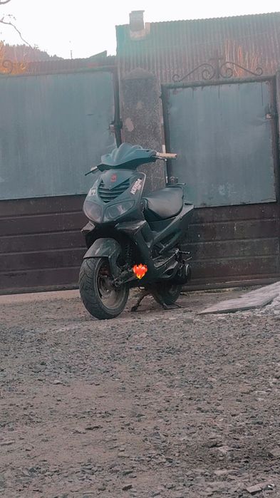 Vând Peugeot Speed fight 2