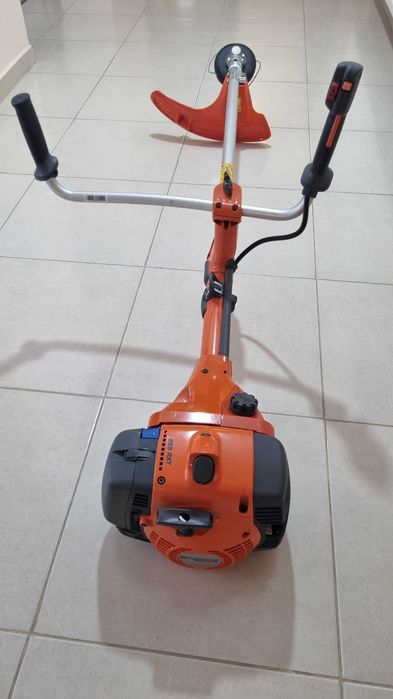 Motocoasa profesionala  Husqvarna