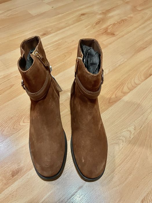 Cizme Tommy Hilfiger noi cu eticheta