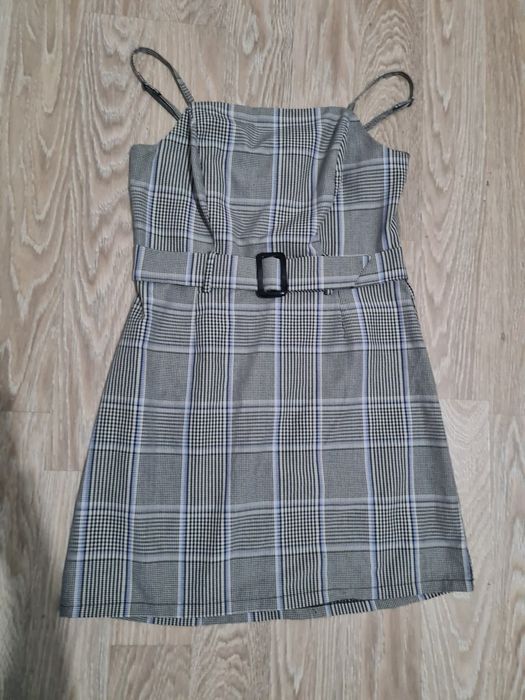 рокля за офис среда