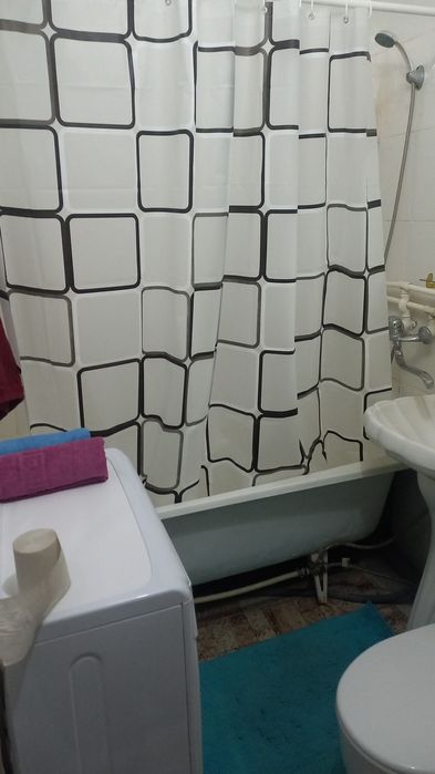 Сдам 1к.кв-ру.Ночь/Часы Центр. Район Электрон, кафе "Апорт" чисто,