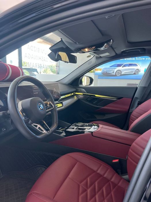 BMW i5 40LM Sport