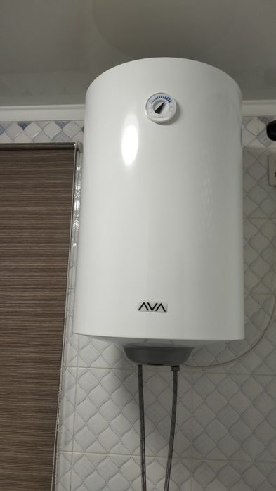 Продам водонагреватель 80л.