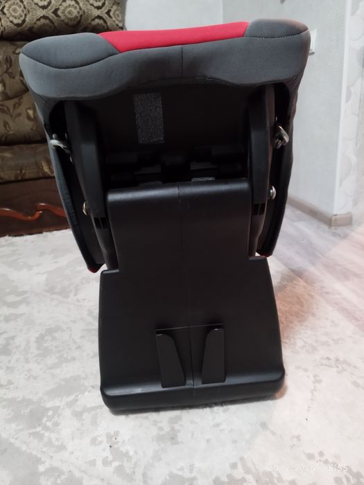 Продам автокресло .