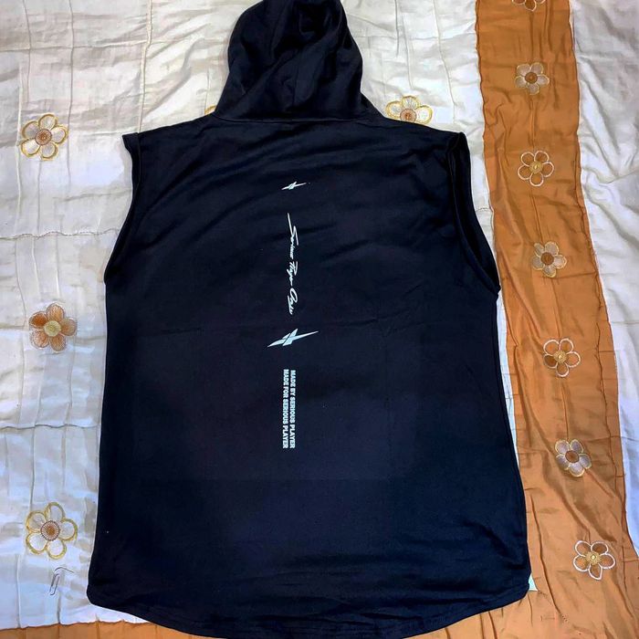 Спортивная майка с капюшоном