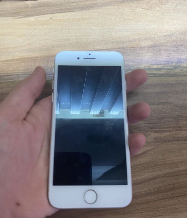 Айфон 8 64гб  рабочий