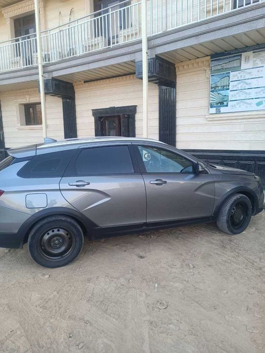 Lada kiros 2019ga 2020 gen chiqadi  9500$ kelishamiz