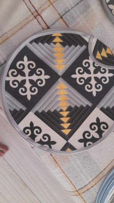 Сыпыра шелпек. Подложка для теста