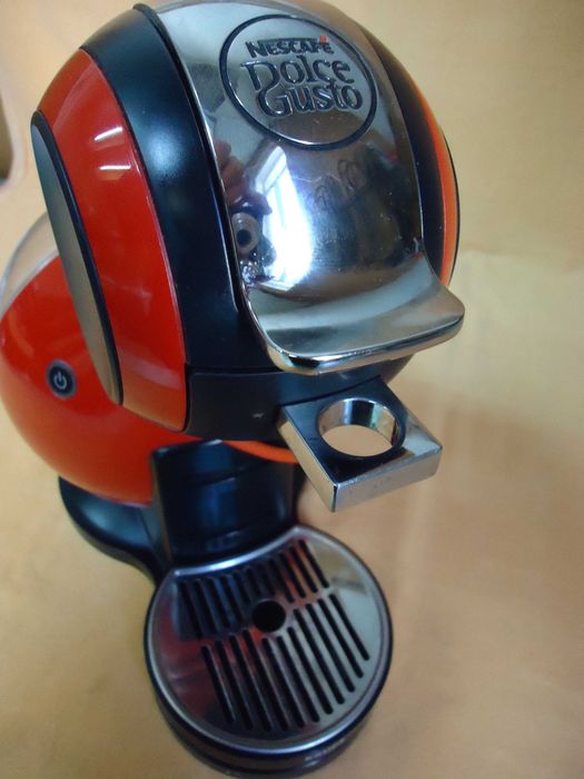 Кафемашина с гаранция 1 година NESCAFÉ® система Dolce Gusto Krups Melody.Red