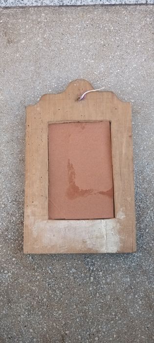 Rama veche din lemn,  1932