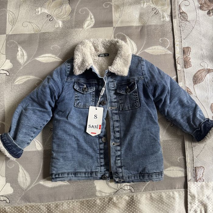 Продам десткую джинсовую куртку