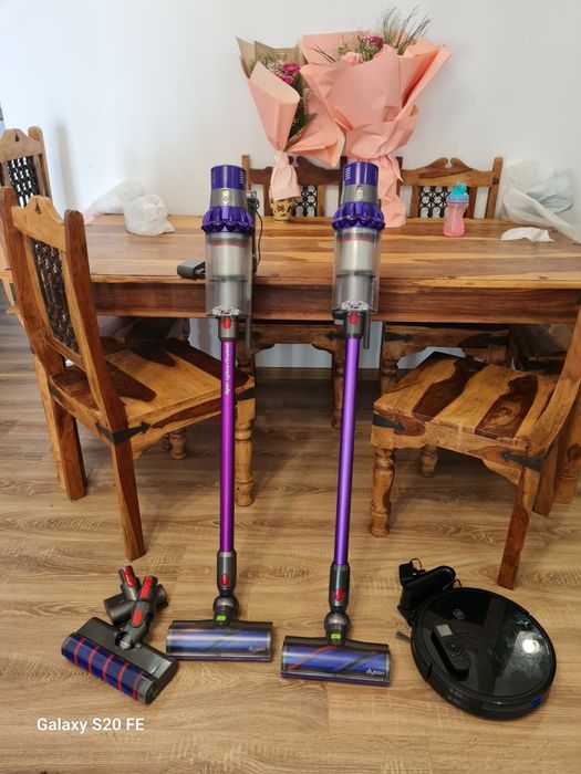 Aspiratoare verticale dyson