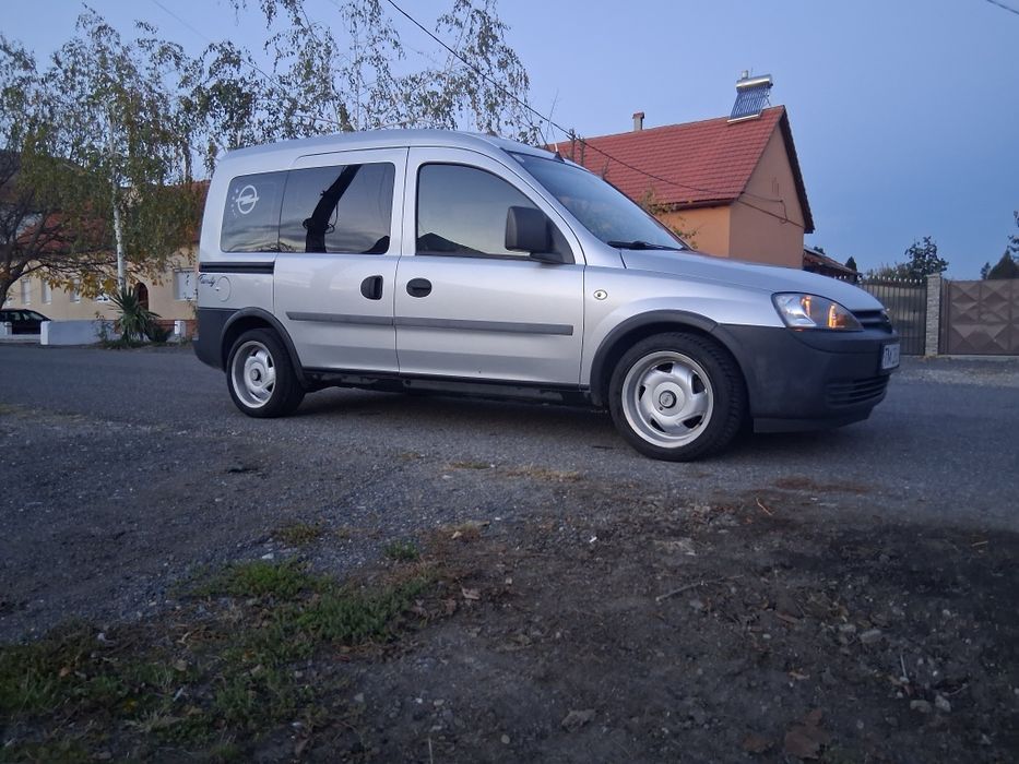 Vand opel combo recent inmatriculat