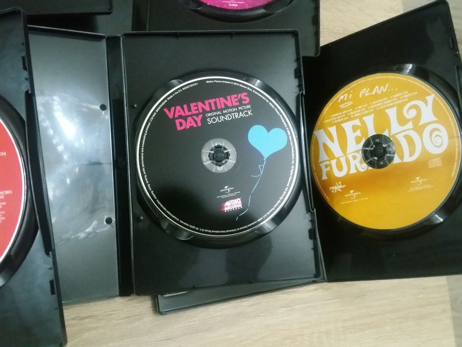 Colectie 21 CD Mika Metallica Nelly Furtado Timbaland Meat Loaf etc