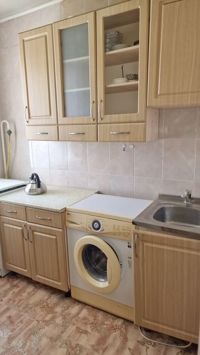 Мебель для кухни и шифонер