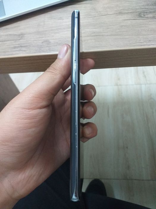 Samsung Galaxy S10 5G 256talik holati ideal