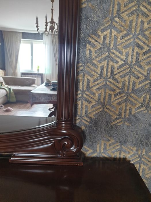 Продам комод с зеркалом