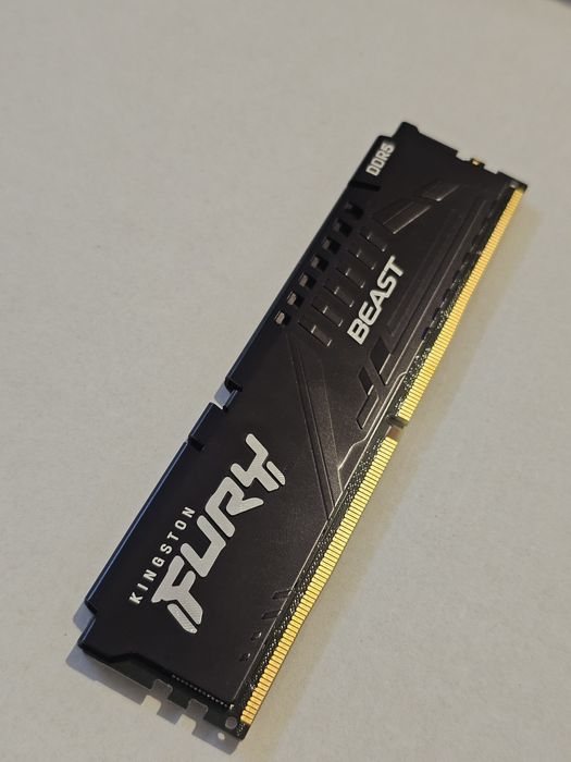 Vând Memorie RAM 32Gb DDR5 5200 MHz Kingston Fury Beast