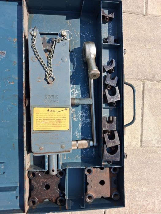 Dispozitiv manual pt sertizat cabluri