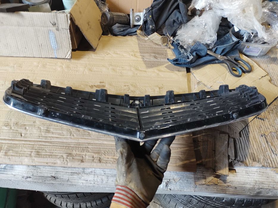 Радиаторна Решетка/Маска Mercedes E class W211 V6 4matic Tmodel OM642