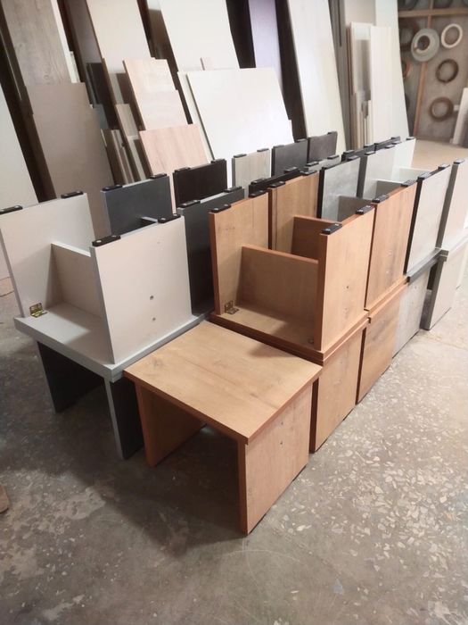 Крепкие табуретки