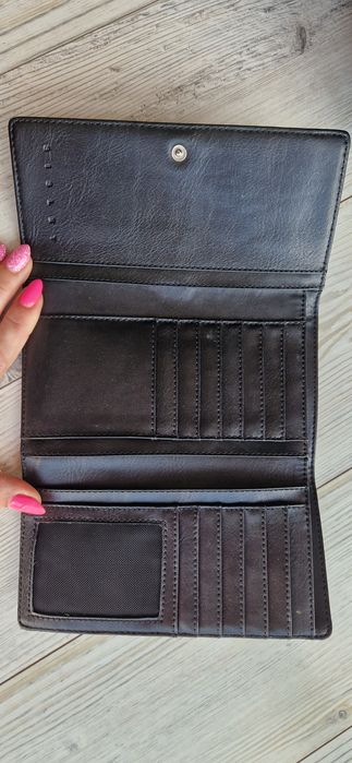 Черно протмоне Sisley