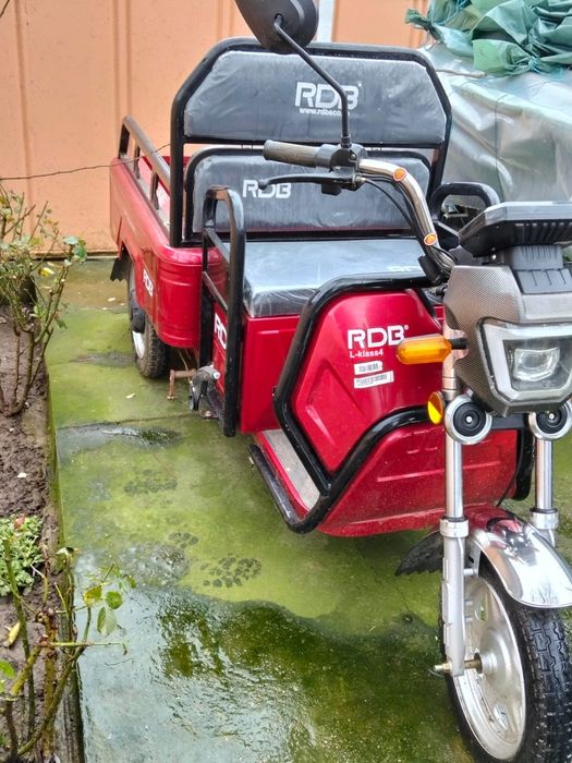 Vînd triciclu electric,în garanție,1,3kw!