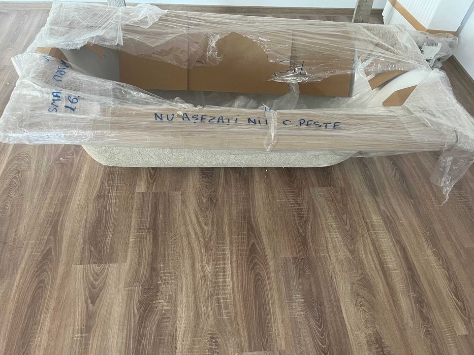 Cadou 600 Ron! Vând cada NOUÃ ! Model Acril Cersanit Smart 160x80