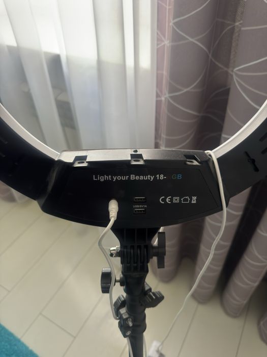 Кольцевая лампа для съемок