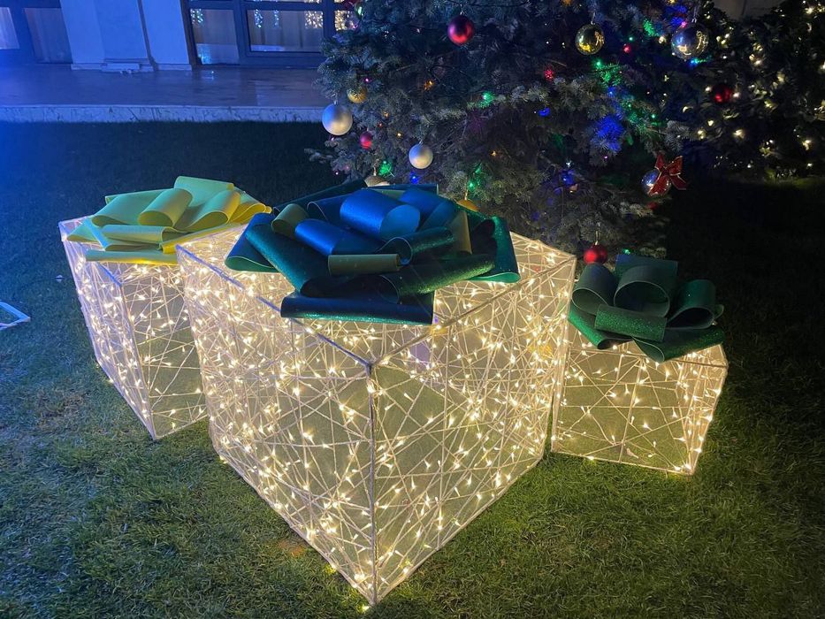 Новогодняя иллюминация украшение фасадов зданий фигуры в ассортименте