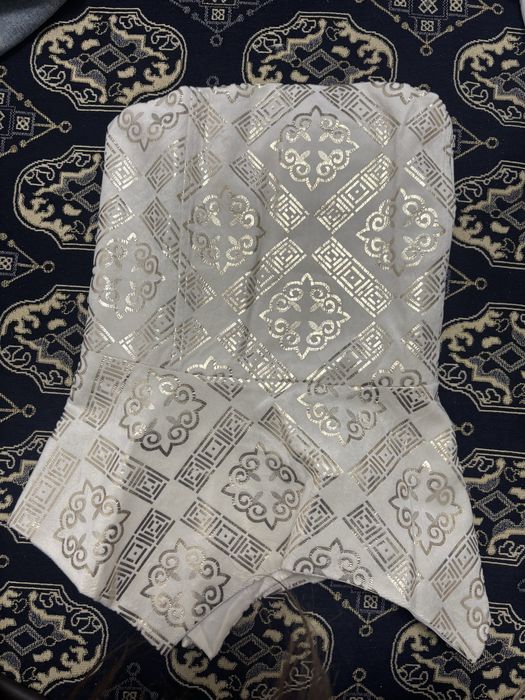 Продам корсет новый