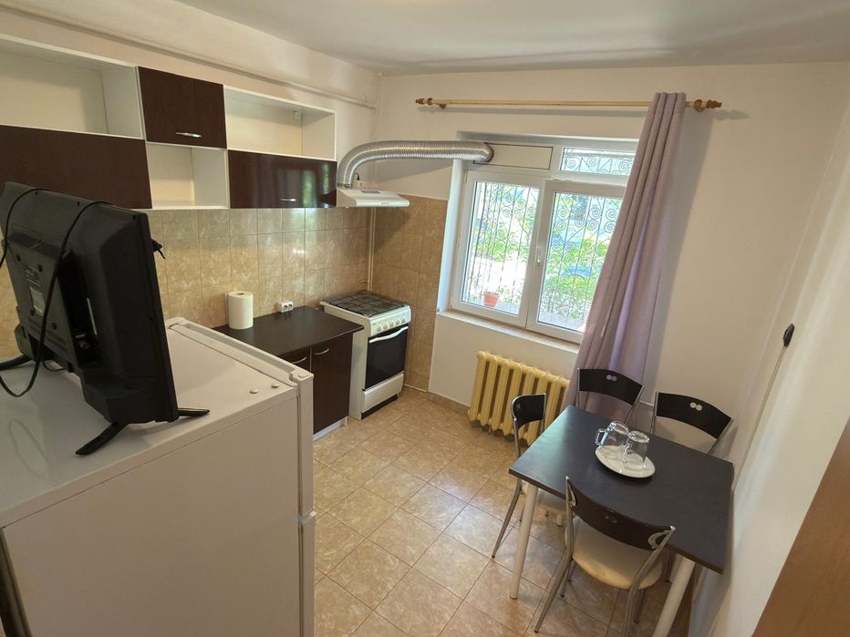 Schimb Garsonieră la P/4 cu apartament in București +diferență