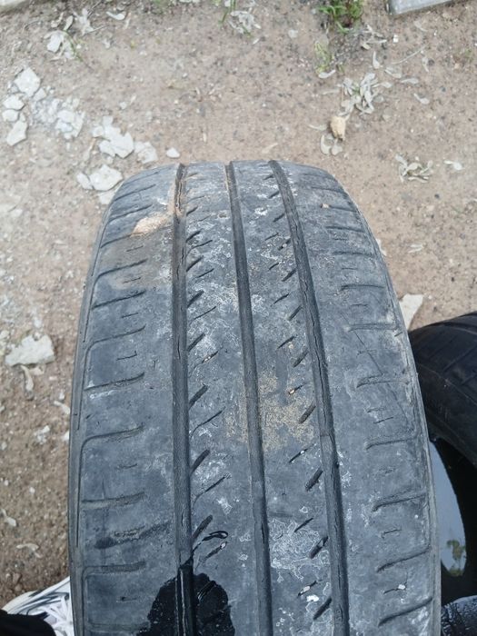 Продам шины 2 шт .