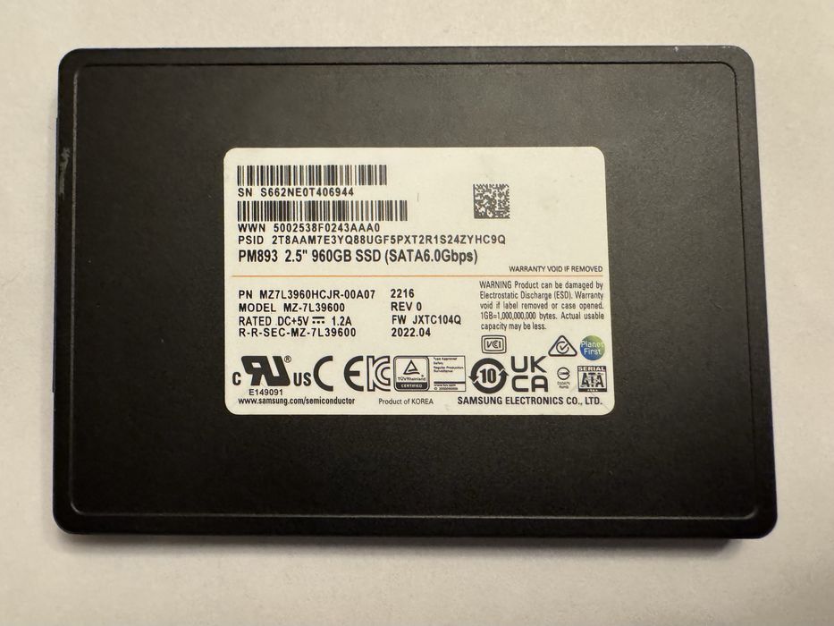 Kilipir! SSD Samsung PM893, 960GB, Enterprise SATA SSD, in stare perfecta