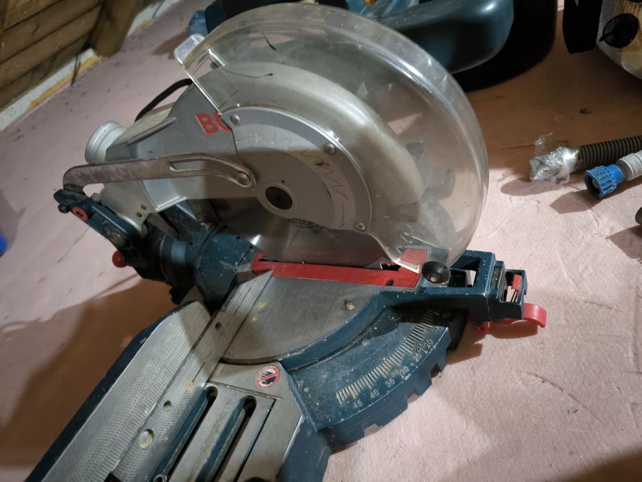 Circular Bosch GCM 10