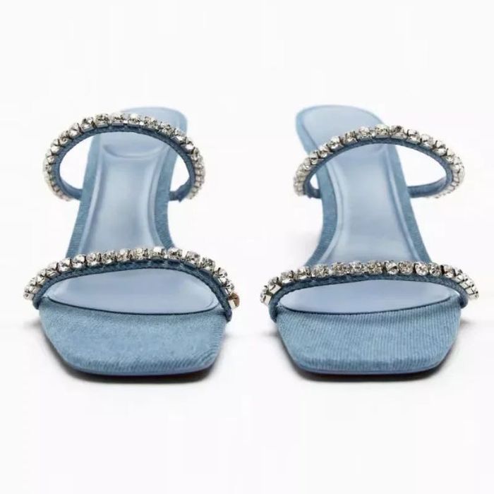 Сандали на ток на Zara