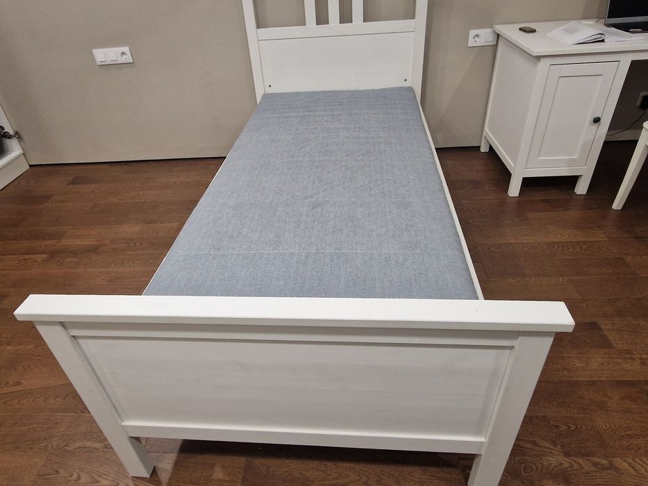 Продам кровать ИКЕА Хемнэс в отличном срстояний