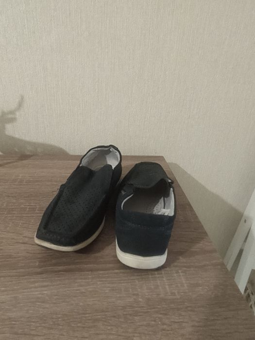 Макасы синего цвета