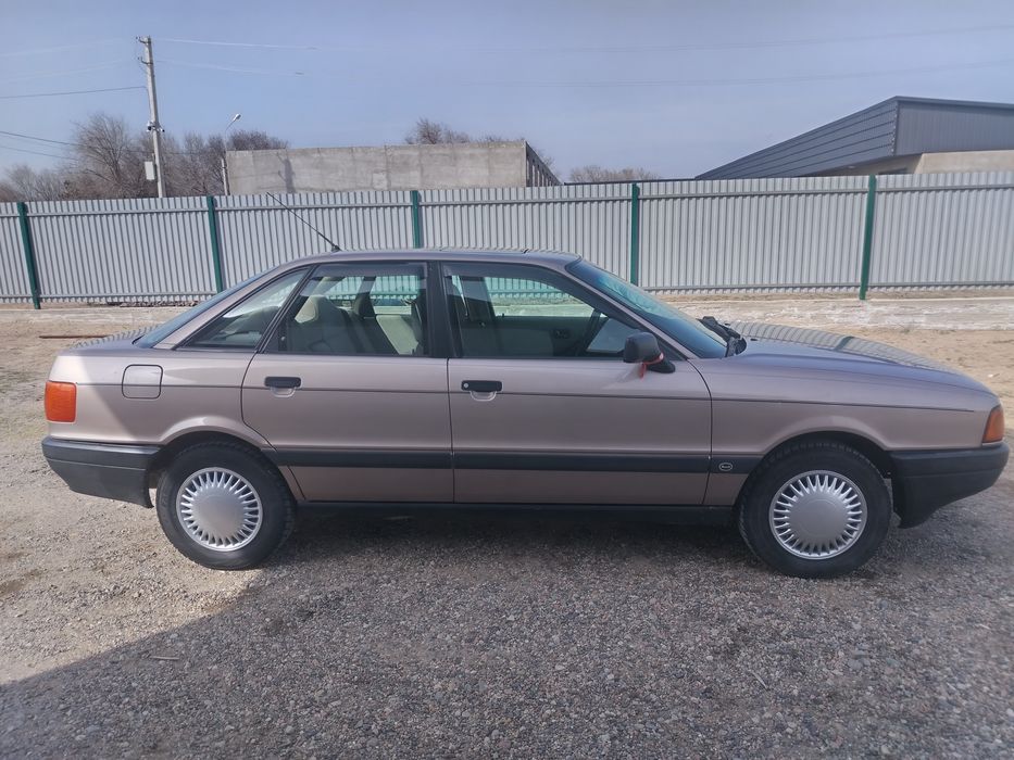 Audi 80 b3. 1.8 моно кпп Автомат
