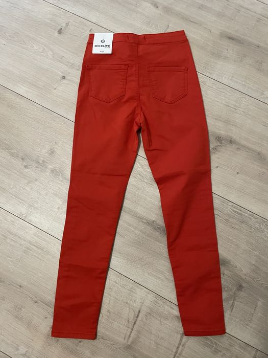 Vand pantaloni subtiri noi cu eticheta