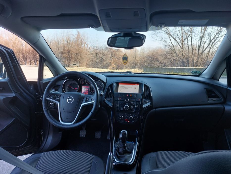 Vand Opel Astra, Full Oprions, An  2016, Preț 5250 €. Negociabil