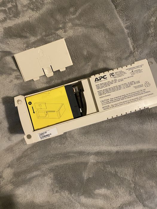 Sursa UPS  APC Back-UPS RS 500 VA, BR500i