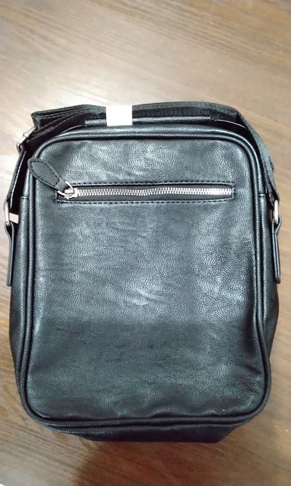 Продаю  сумку мужскую новую из  экокожи