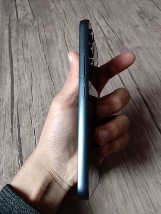 Samsung galaxy a54 5g 8+8/256 holati alo