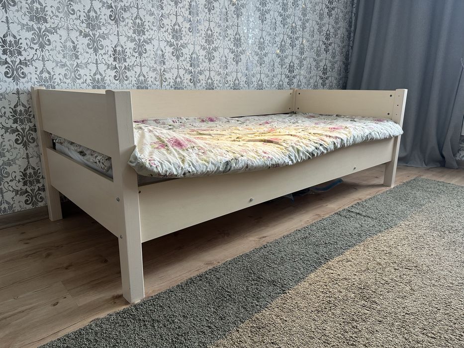 Продам односпальную кровать 200*90