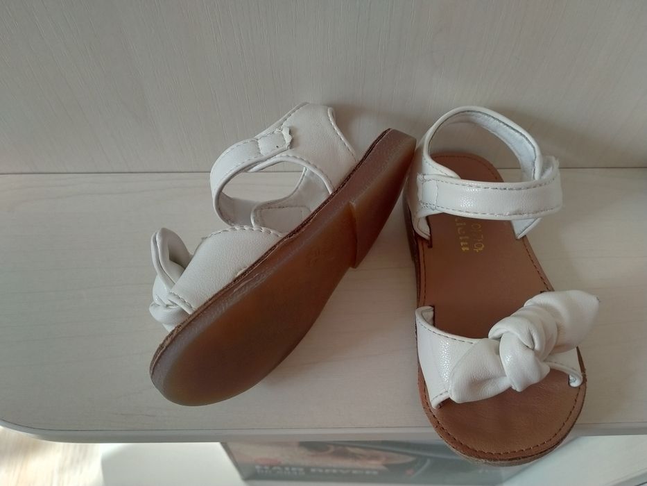 Детская обувь,сандалики для девочек