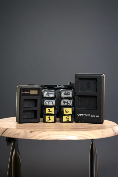 Vand Sony a6500 + 8 baterii + cage smallrig